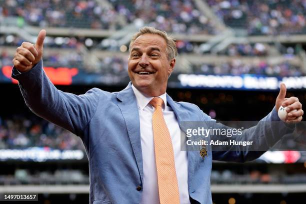 Al Leiter former New York Mets walks off the field after the Mets' Hall of Fame induction ceremony before a game against the Toronto Blue Jays at...