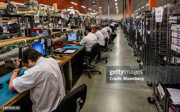 18 Inside Geek Squad Computer Electronics Repair Facilities Stock ...