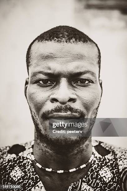 afrikanische mann porträt. - nigerian men stock-fotos und bilder