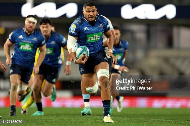 Cameron Suafoa of the Blues makes a break during the Super Rugby Pacific Quarter Final match between Blues and Waratahs at Eden Park, on June 09 in...