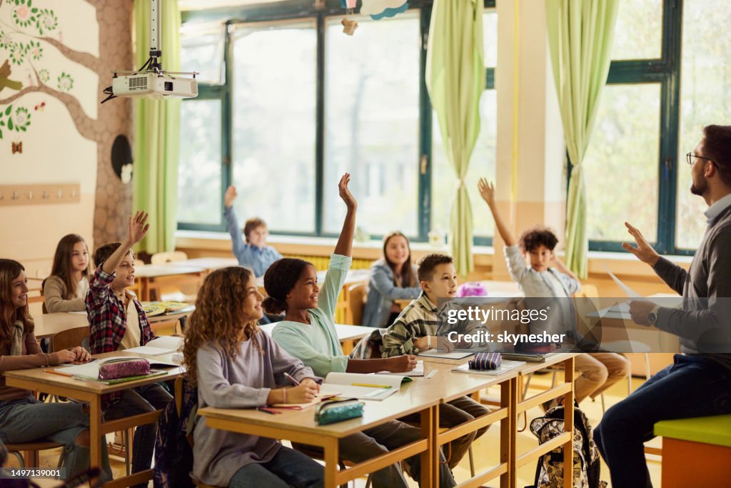 Elementary Class Performance Class At Elementary School High-Res Stock Photo - Getty Images