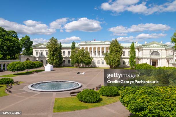 grounds of the presidential palace in vilnius, lithuania - presidential palace stock pictures, royalty-free photos & images
