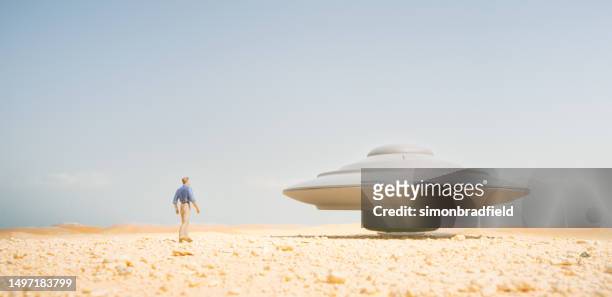 old style ufos in the desert - assembly kit stock pictures, royalty-free photos & images