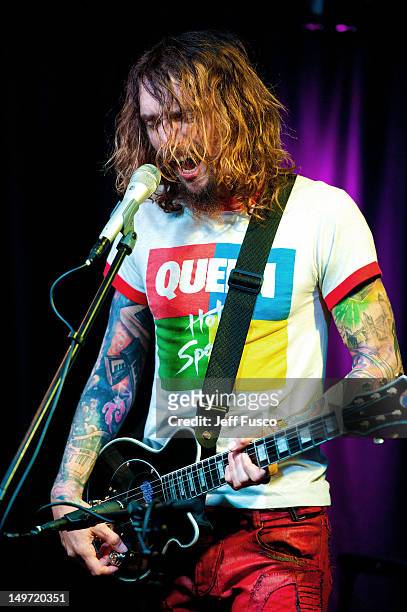 Justin Hawkins of The Darkness performs at the Radio 104.5 iHeart Performance Theater on August 2, 2012 in Bala Cynwyd, Pennsylvania.