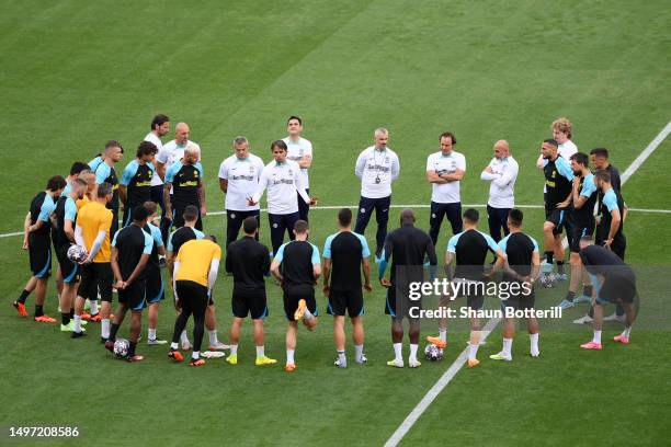 Simone Inzaghi, Head Coach of FC Internazionale, gives the team instructions during the FC Internazionale Training Session ahead of UEFA Champions...