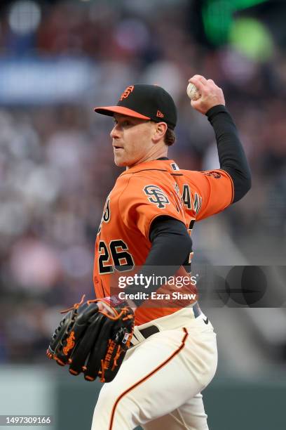 Anthony DeSclafani of the San Francisco Giants pitches against the Chicago Cubs in the first inning at Oracle Park on June 09, 2023 in San Francisco,...