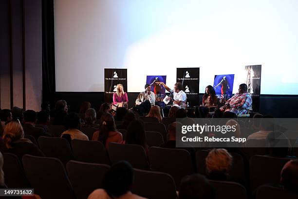 Spring Aspers Photos and Premium High Res Pictures - Getty Images