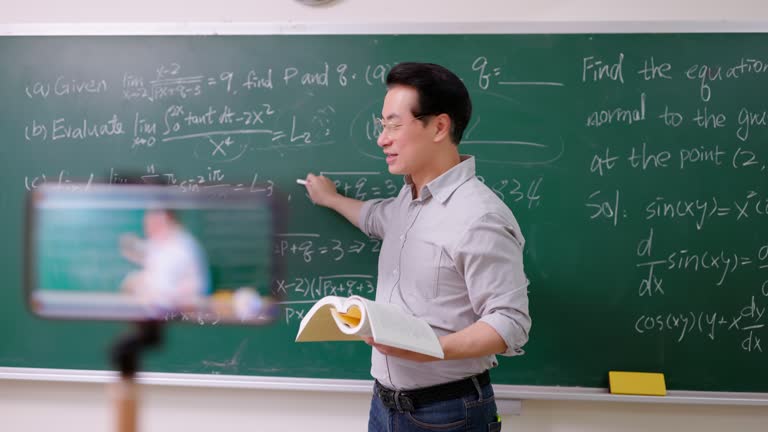 Video Professor 595 Korean Professor Stock Videos, Footage, & 4K Video Clips - Getty Images