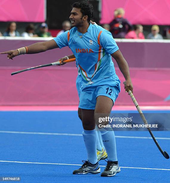 V Raghunathan Raghunath Vr Photos and Premium High Res Pictures - Getty Images