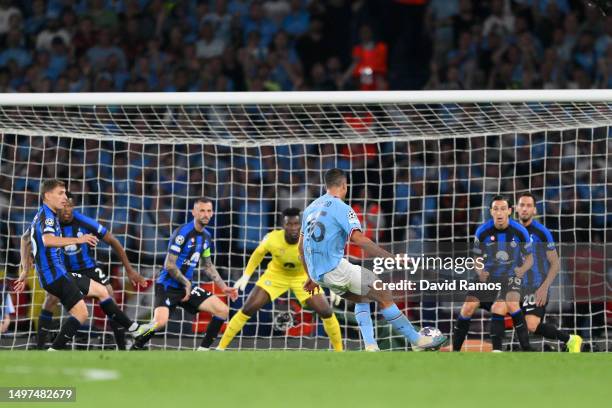 Rodri of Manchester City scores the team's first goal during the UEFA Champions League 2022/23 final match between FC Internazionale and Manchester...