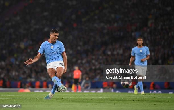 Rodri of Manchester City scores the team's first goal during the UEFA Champions League 2022/23 final match between FC Internazionale and Manchester...