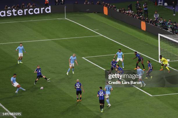 Rodri of Manchester City scores the team's first goal during the UEFA Champions League 2022/23 final match between FC Internazionale and Manchester...