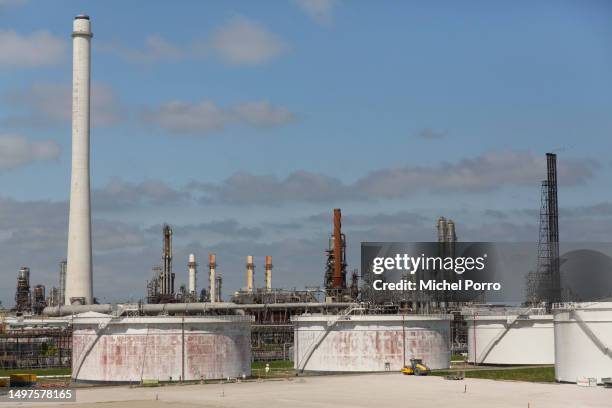 Shell Tank Tower Shell Tanks Photos and Premium High Res Pictures - Getty Images