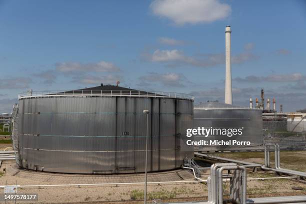 Shell Tank 1.656 Shell Tanks Stock Photos, High-Res Pictures, and Images - Getty ...