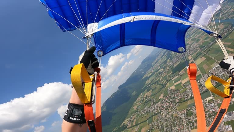Open Parachute 304 Parachute Opening Stock Videos, Footage, & 4K Video Clips - Getty ...