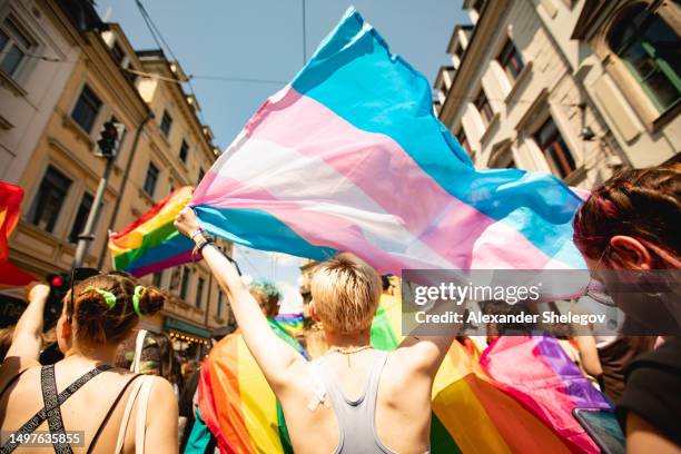 lgbtqia+ pride in dresden, christopher street day in germany - transgender stockfoto's en -beelden