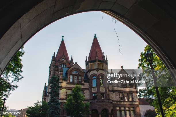 Uoftn 590 University Of Toronto Buildings Stock Photos, High-Res Pictures ...