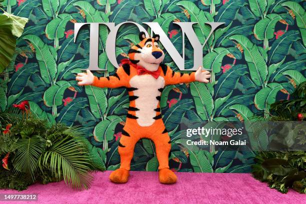 For the first time in history, Tony the Tiger® attended the 76th Annual Tony Awards and made his official entrance on the red carpet. Giving the...