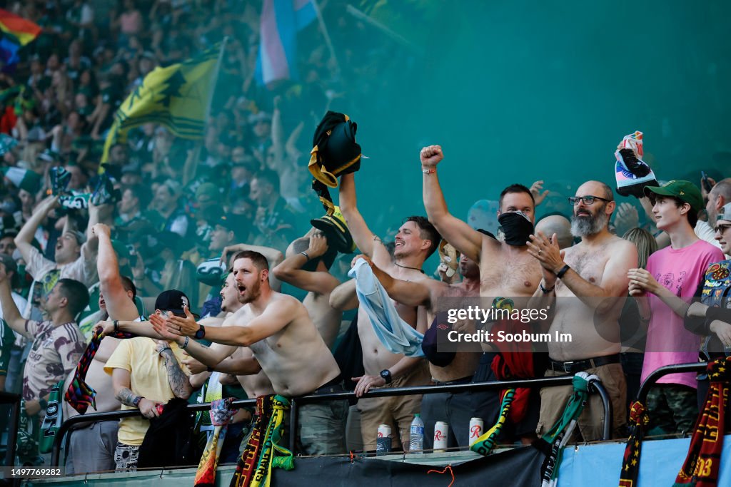 Timbers Fans Portland Timbers fans celebrate after Franck Boli of the Portland ...