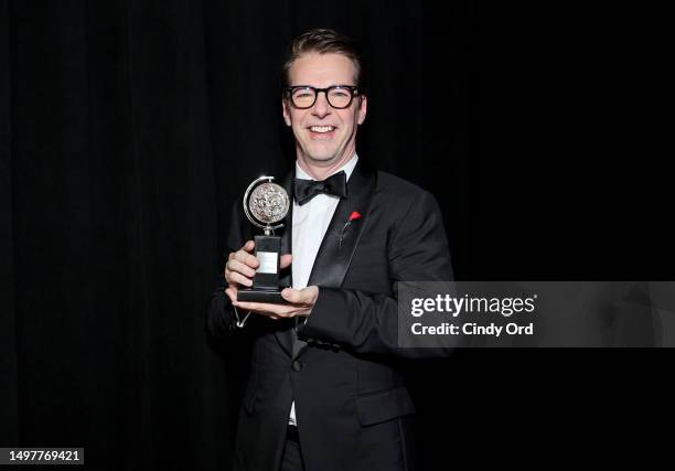 Sean Hayes, winner of the award for Best Performance by a Leading Actor in a Play for "Good Night, Oscar," poses in the press room during The 76th...