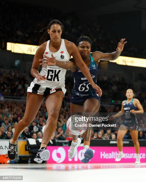 Geva Mentor of the Magpies and Mwai Kumwenda of the Vixens contest the ball during the round 13 Super Netball match between Melbourne Vixens and...