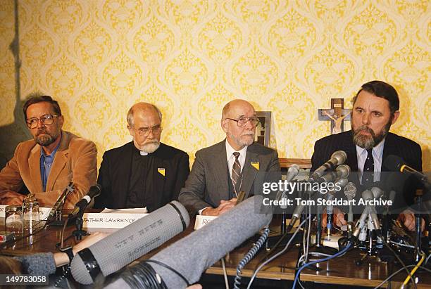 Hostage negotiator Terry Waite gives a press conference in Britain after facilitating the release of American hostages from Beirut, 17th November...