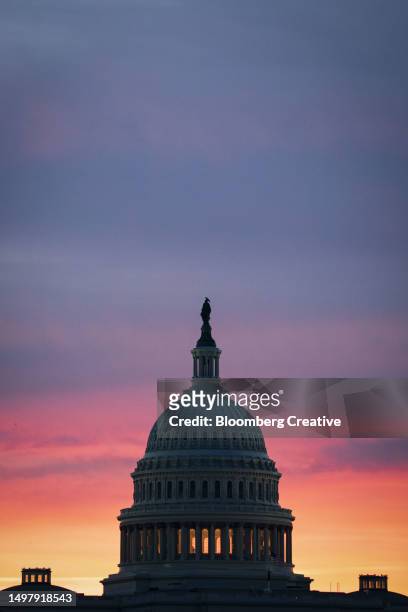 the us capitol building - capitol hill winter stock pictures, royalty-free photos & images