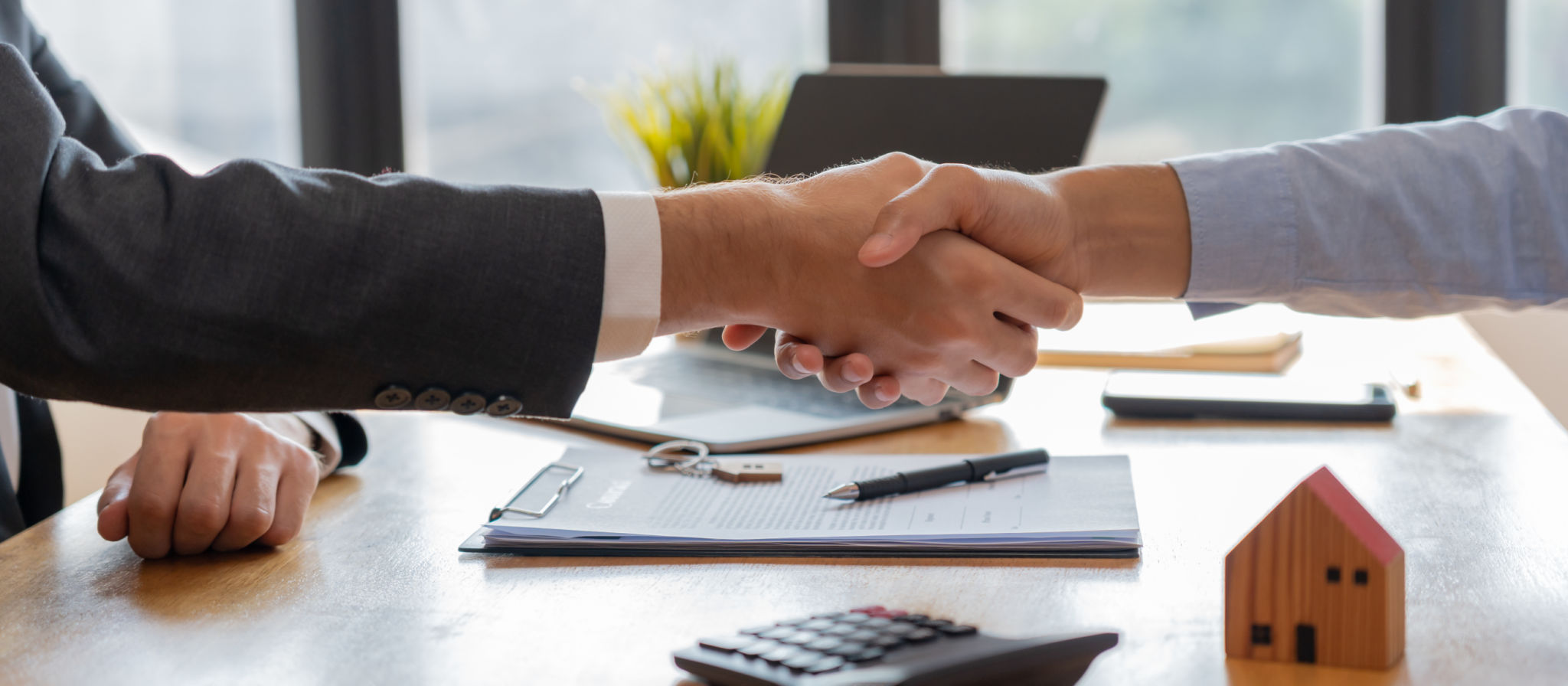 tenant landlord handshake