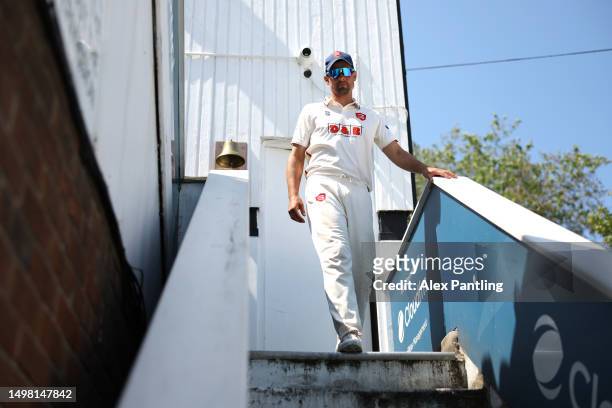 Alastair Cook of Essex makes his way out to field during the LV= Insurance County Championship Division 1 match between Essex and Somerset at Cloud...