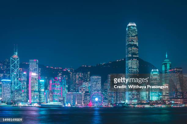 hong kong financial district at twilight - isla de hong kong fotografías e imágenes de stock