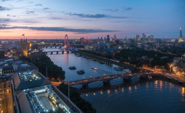 london night view big ben, thames bridges and shard - tate modern foto e immagini stock