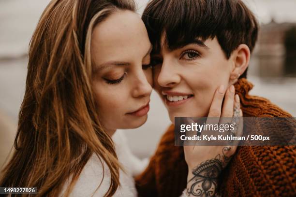 beautiful couple in love,london,united kingdom,uk - editorial image stock pictures, royalty-free photos & images