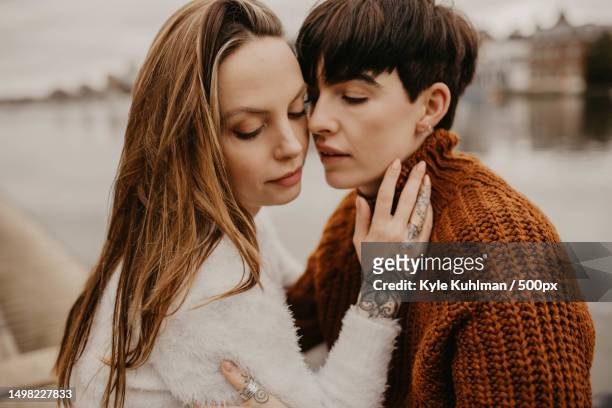beautiful couple in love,london,united kingdom,uk - editorial image stock pictures, royalty-free photos & images