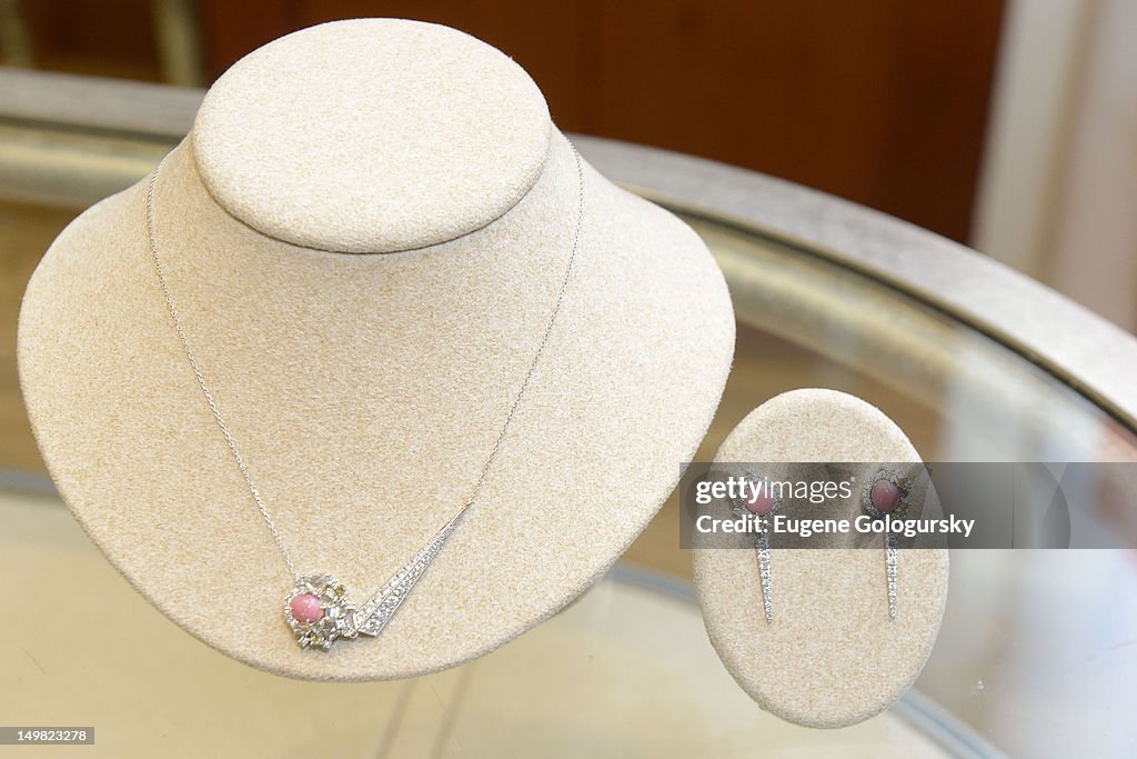 Hamptons Magazine Celebrates The London Jewelers Designer Jewelery Trunk Show In East Hampton