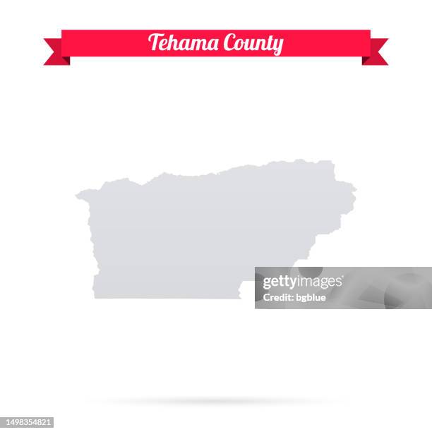 tehama county, kalifornien. karte auf weißem hintergrund mit rotem banner - rotes kliff stock-grafiken, -clipart, -cartoons und -symbole