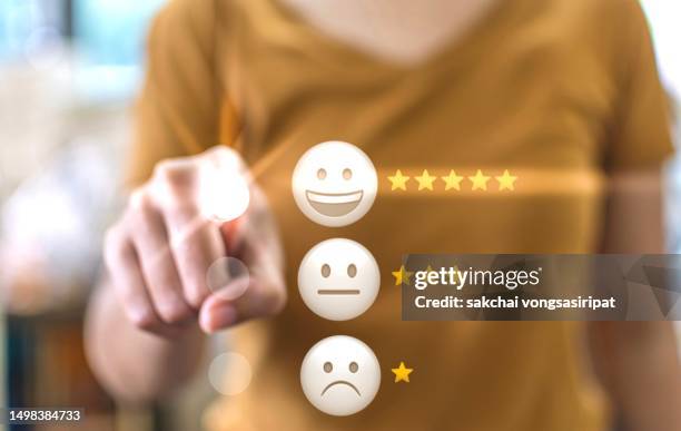 review, rating satisfaction concept, customer experience concept, concept of excellence, five stars, gold stars - cartão de resultados imagens e fotografias de stock