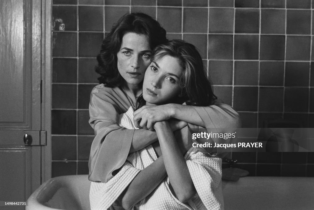 Myriem Roussel et Charlotte Rampling sur le tournage du film... News ...