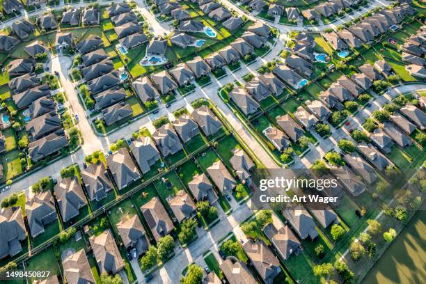 suburban houston housing development - sugar land texas stock pictures, royalty-free photos & images