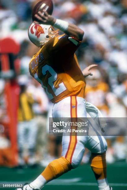 Quarterback Trent Dilfer of the Tampa Bay Buccaneers passes the ball in the game between the Tampa Bay Buccaneers vs the Philadelphia Eagles at...