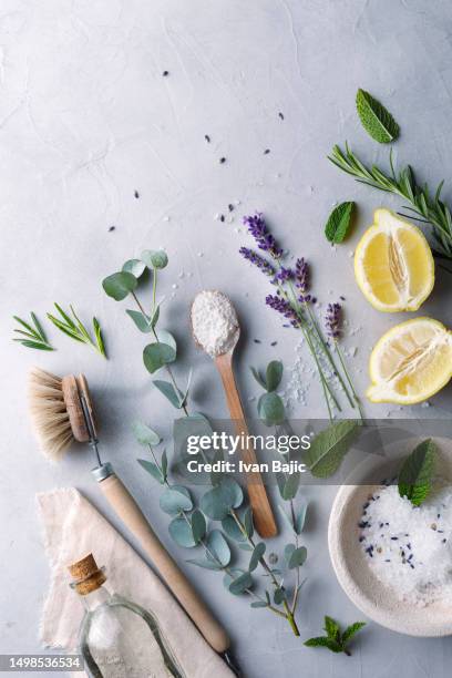 herstellung natürlicher reinigungsmittel - natron stock-fotos und bilder