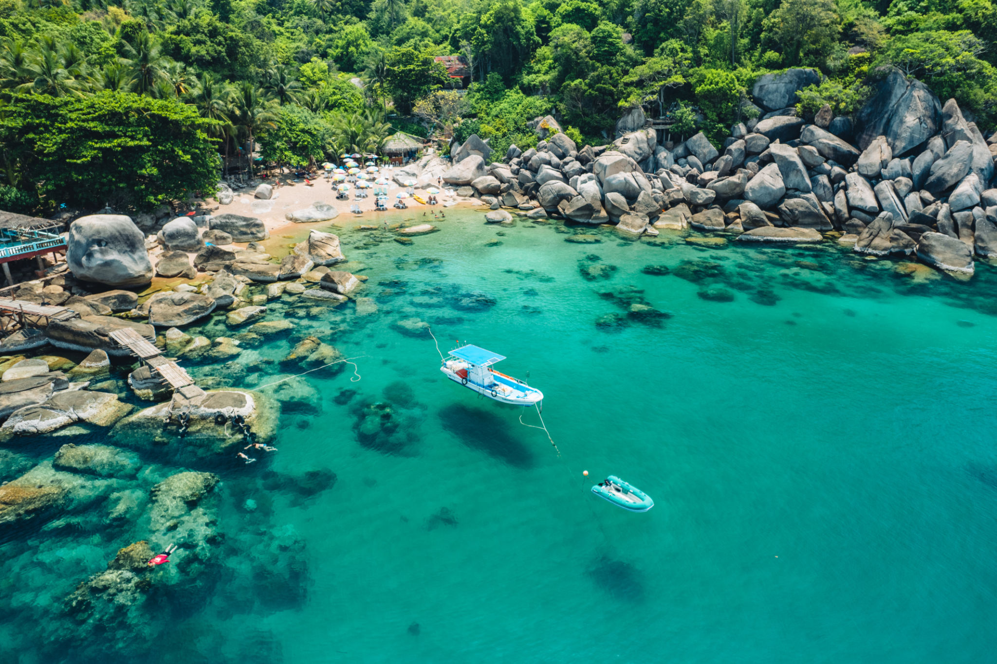 Bay and boat trips at Koh Tao Bay and boat trips at Koh Tao