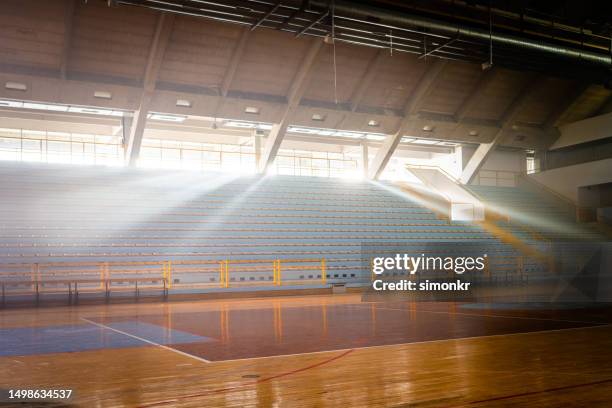 basketball arena - cortile foto e immagini stock