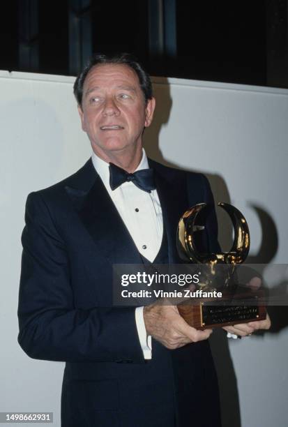 859 Richard Crenna Photos & High Res Pictures - Getty Images