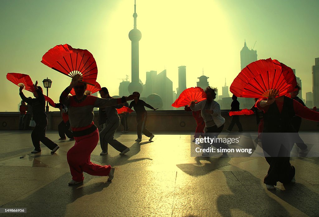 Shanghai fan dance