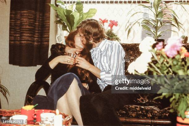 nur married couple - 1970's long hair stock-fotos und bilder