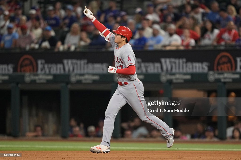 Los Angeles Angels v Texas Rangers