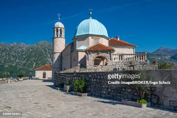 church of mary of the rock on the island of gospa od skrpjela, bay of kotor, perast, montenegro - gospa od skrpjela stock pictures, royalty-free photos & images
