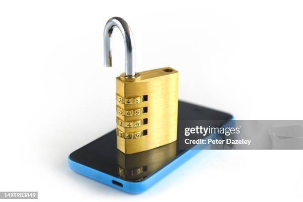 mobile phone safety - stolen identity stock pictures, royalty-free photos & images