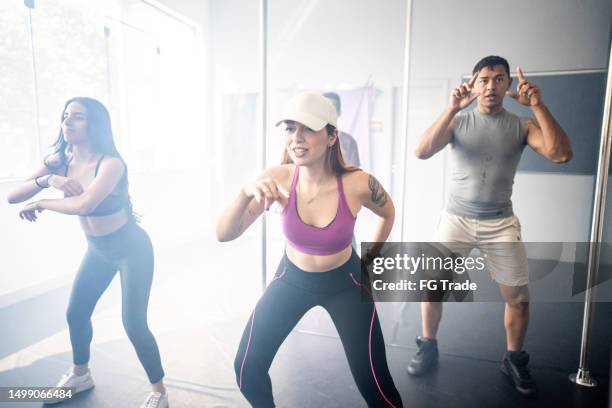 young people in a dancing class at a dance studio - exercise band stock pictures, royalty-free photos & images