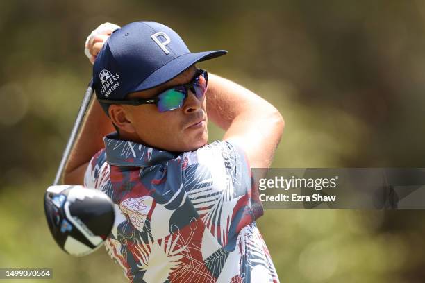 Rickie Fowler of the United States plays his shot from the second tee during the second round of the 123rd U.S. Open Championship at The Los Angeles...